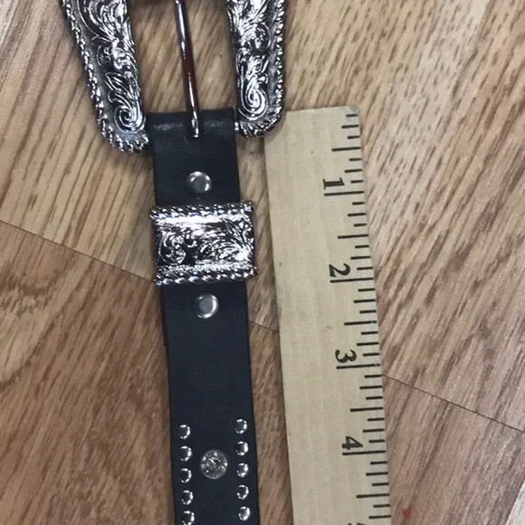 Nocona ladies leather belt with studs - Picture 6 of 7